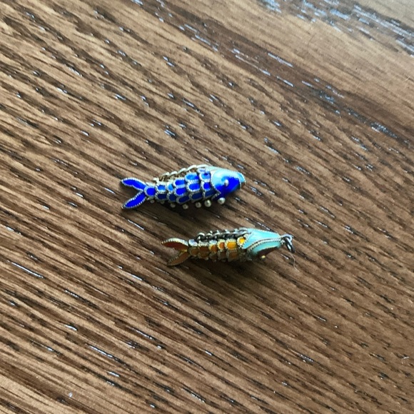 Vintage Chinese Cloisonné Fish Charms – Articulated Enamel Pendants - Picture 2 of 10